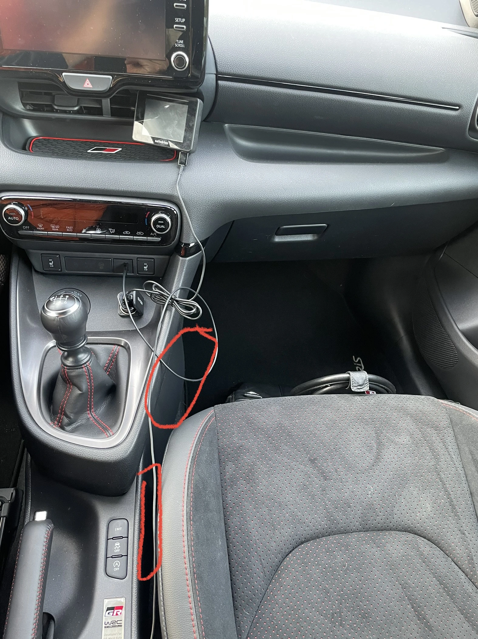does toyota yaris have cigarette lighter 2007 a plug? There might be a slight error due to manual measurement. 2007 Toyota Yaris Middle Dial