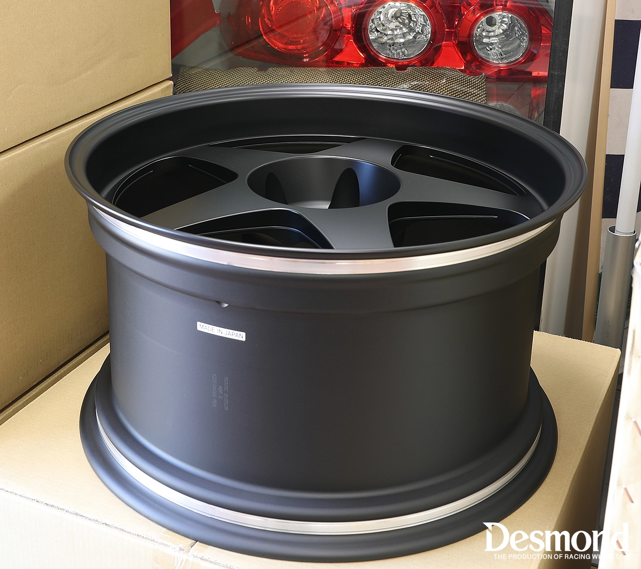 Desmond_Regamaster_EVOII_18X105_5X112_35_Offset_Satin_Black_Made_In_Japan_Pic4.webp