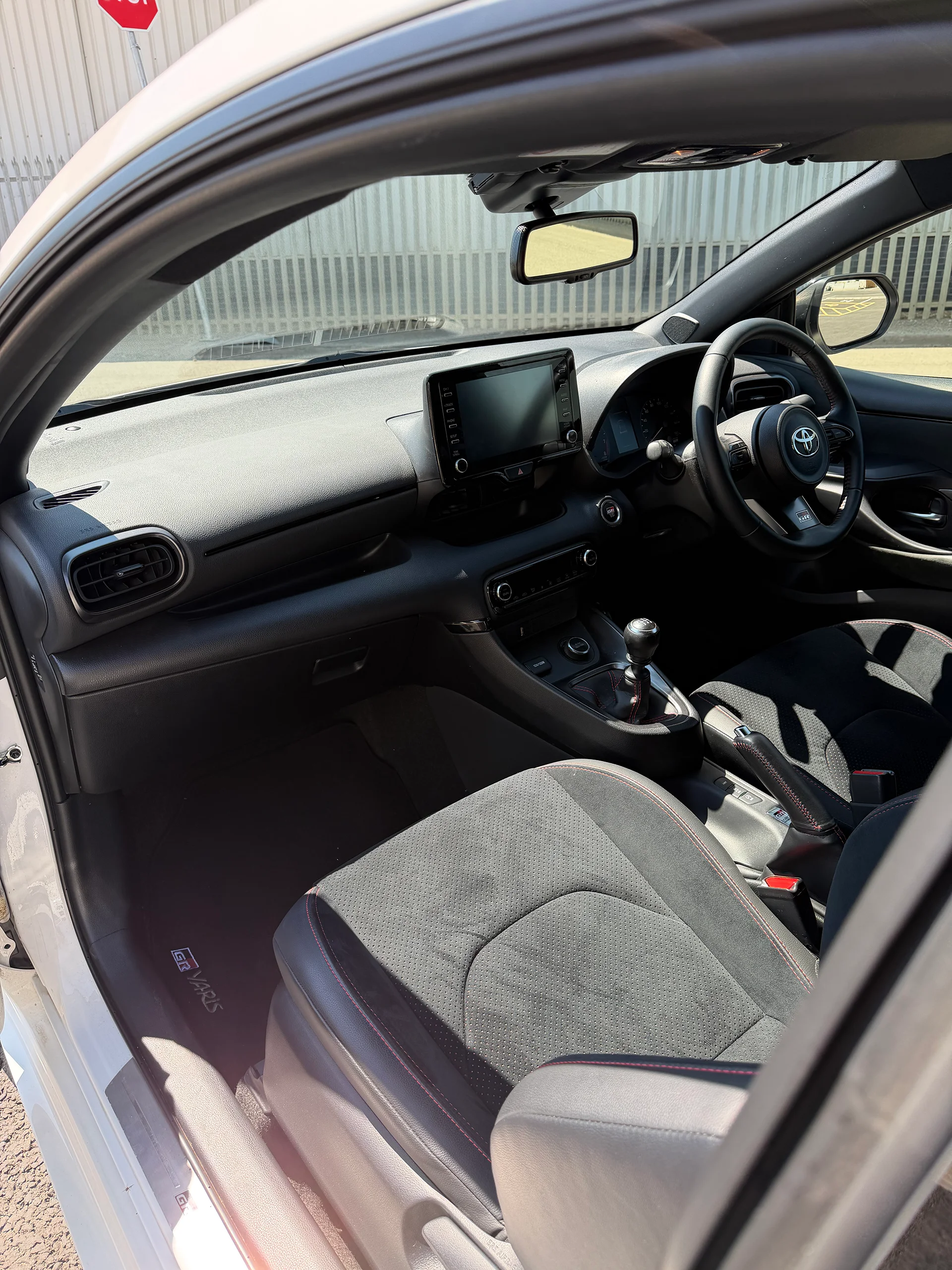 passenger side view alt.webp