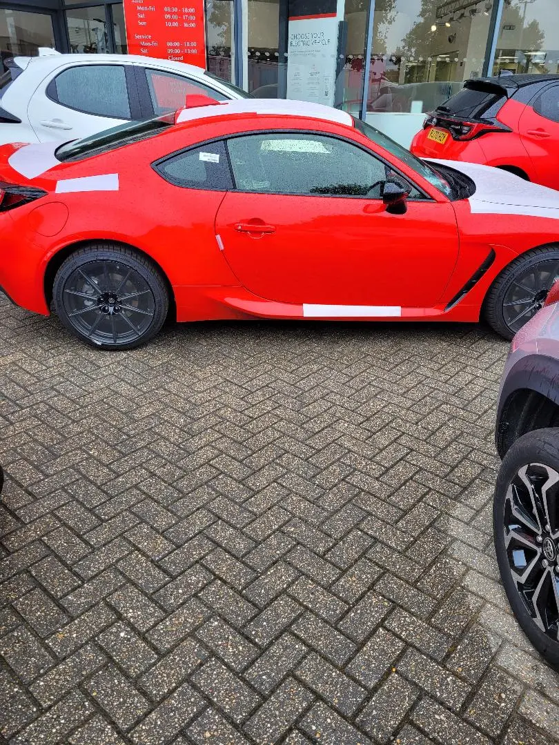 Red GR Inch side.webp