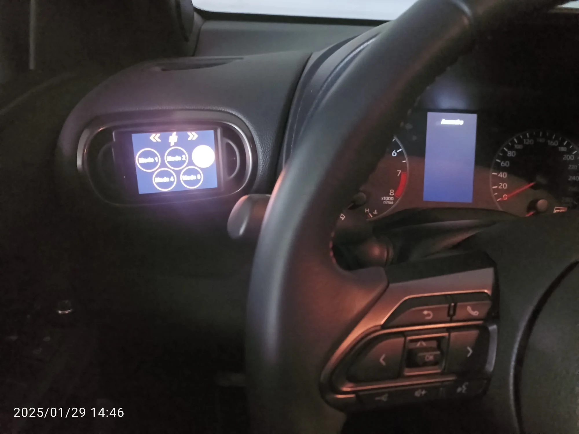 TT Touchscreen 1.webp
